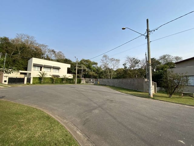 Terreno com 622m², à venda, no bairro Chácara Moinho Velho em Carapicuíba