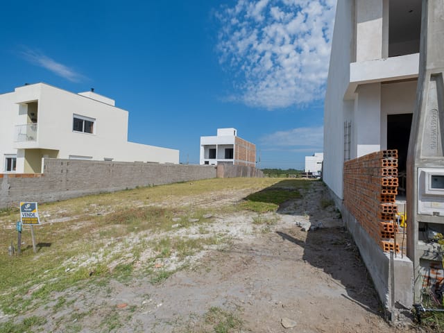 Terreno com 182m², à venda, no bairro Três Vendas em Pelotas