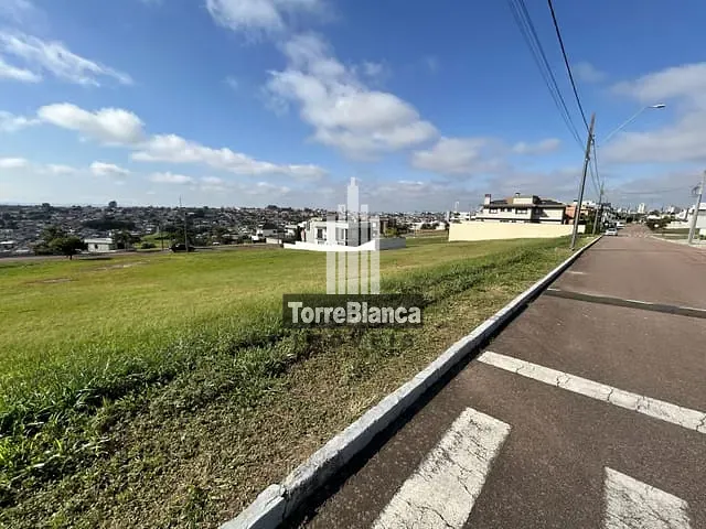 Terreno com 372m², à venda, no bairro Jardim Carvalho em Ponta Grossa