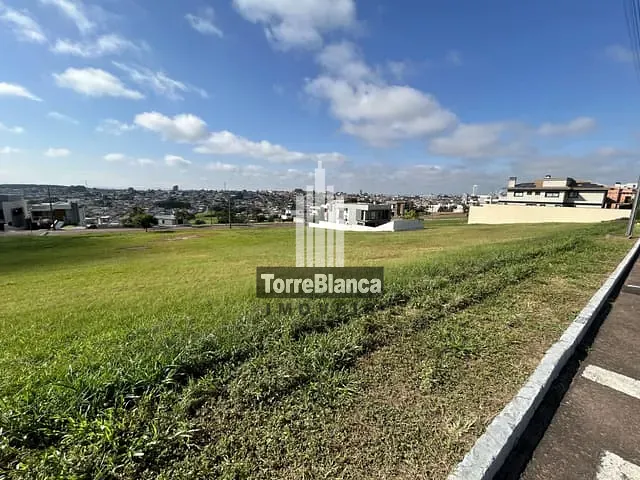 Terreno com 372m², à venda, no bairro Jardim Carvalho em Ponta Grossa