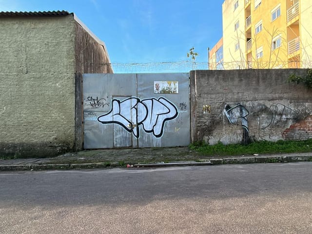 Terreno com 738m², à venda, no bairro Centro em Pelotas