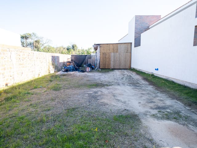 Terreno com 300m², à venda, no bairro Laranjal em Pelotas