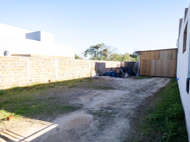 Terreno com 300m², à venda, no bairro Laranjal em Pelotas