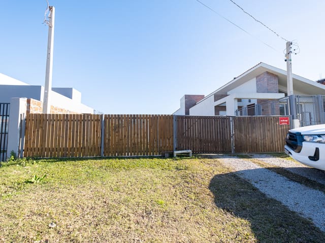 Terreno com 300m², à venda, no bairro Laranjal em Pelotas