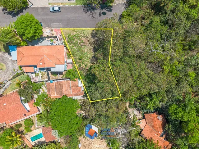 Terreno com 618m² 1 quarto e 1 banheiro, à venda, no bairro Colinas do Ermitage (Sousas) em Campinas