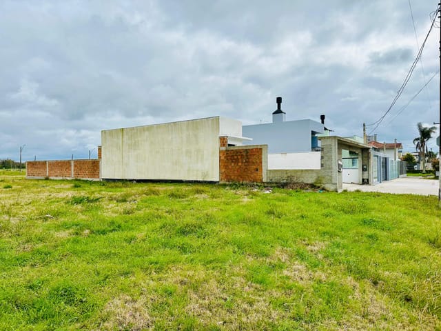 Terreno com 360m², à venda, no bairro Centro em Pelotas