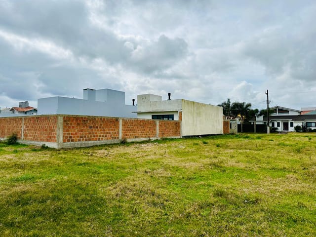 Terreno com 360m², à venda, no bairro Centro em Pelotas