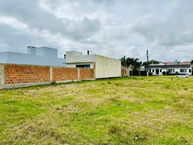 Terreno com 360m², à venda, no bairro Centro em Pelotas