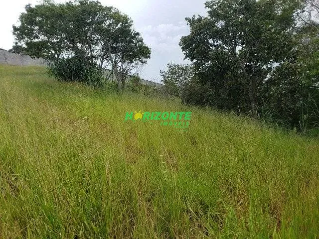 Terreno com 2200m², à venda, no bairro Canaã em Jambeiro