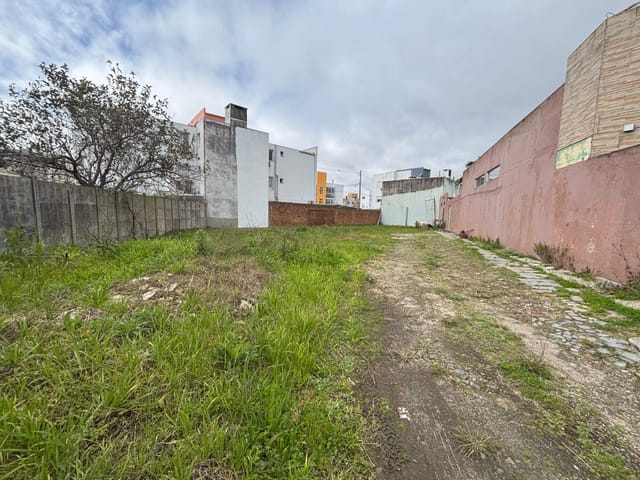 Terreno com 451m², à venda, no bairro São Gonçalo em Pelotas
