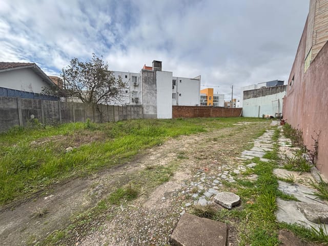Terreno com 451m², à venda, no bairro São Gonçalo em Pelotas