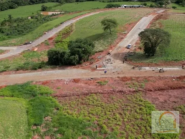 Terreno com 300m², à venda, no bairro Cachoeirinha em Bom Jesus dos Perdões