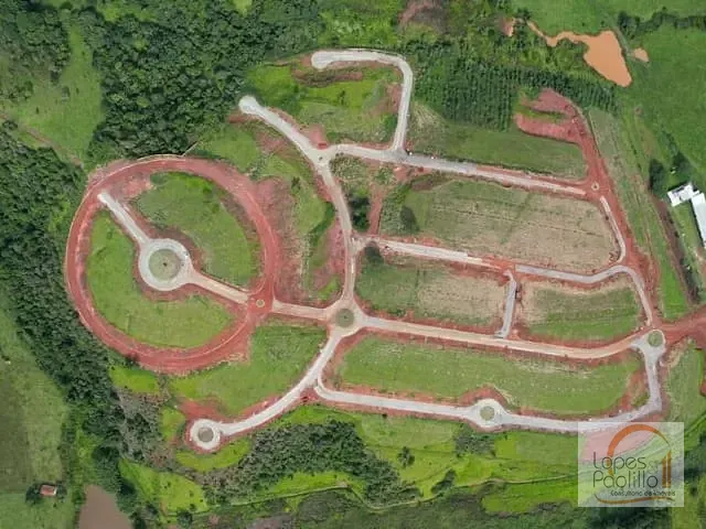 Terreno com 300m², à venda, no bairro Cachoeirinha em Bom Jesus dos Perdões
