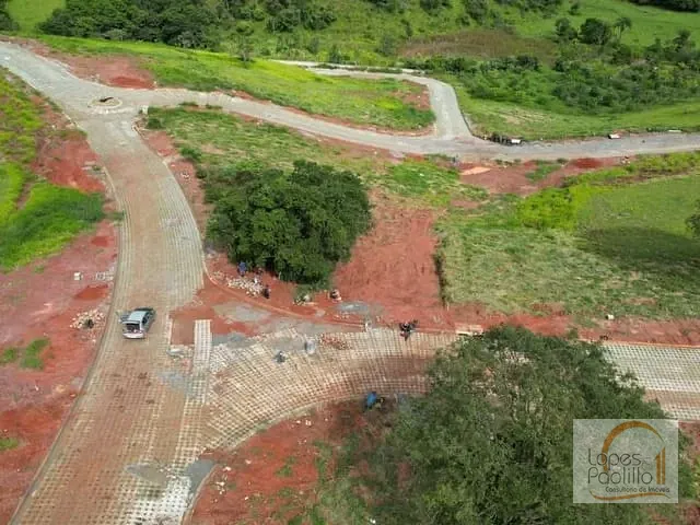Terreno com 300m², à venda, no bairro Cachoeirinha em Bom Jesus dos Perdões
