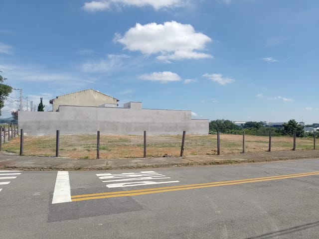 Terreno com 287m², à venda, no bairro Jardim Oásis em Taubaté