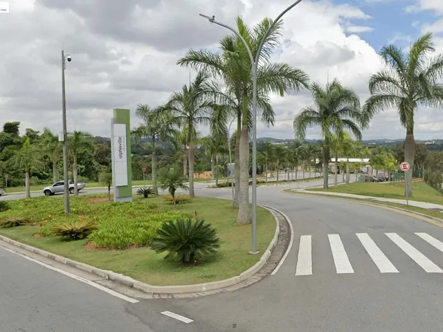 Terreno com 778m², à venda, no bairro Granja Viana em Carapicuíba