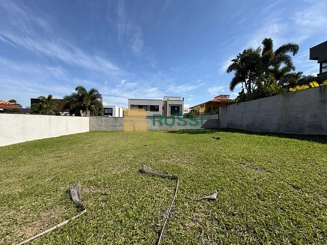 Terreno com 700m², à venda, no bairro Condomínio Reserva do Paratehy em São José dos Campos