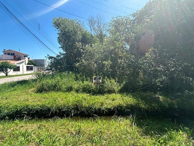 Terreno com 300m², à venda, no bairro Laranjal em Pelotas