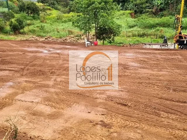 Terreno com 800m², à venda, no bairro Laranjal em Atibaia