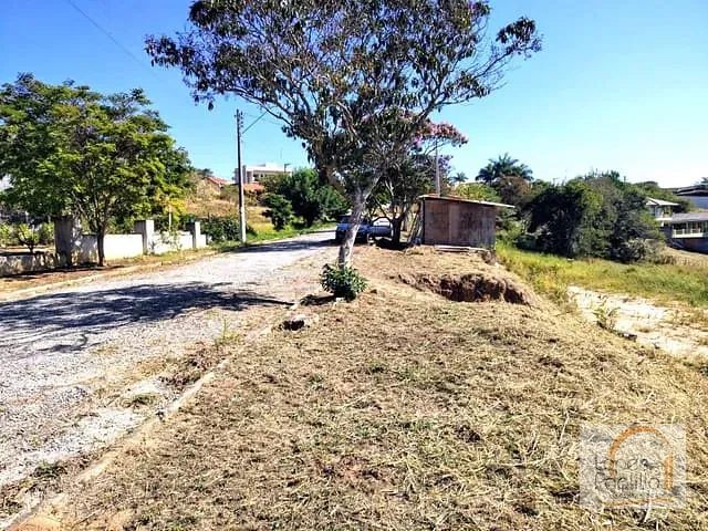 Terreno com 800m², à venda, no bairro Laranjal em Atibaia