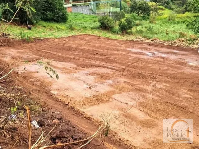 Terreno com 800m², à venda, no bairro Laranjal em Atibaia