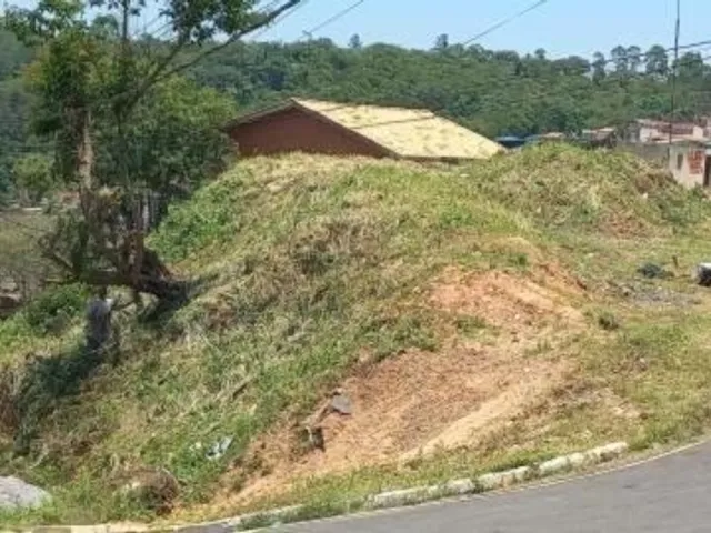 Terreno com 202m², à venda, no bairro Jardim Araruama em Cotia