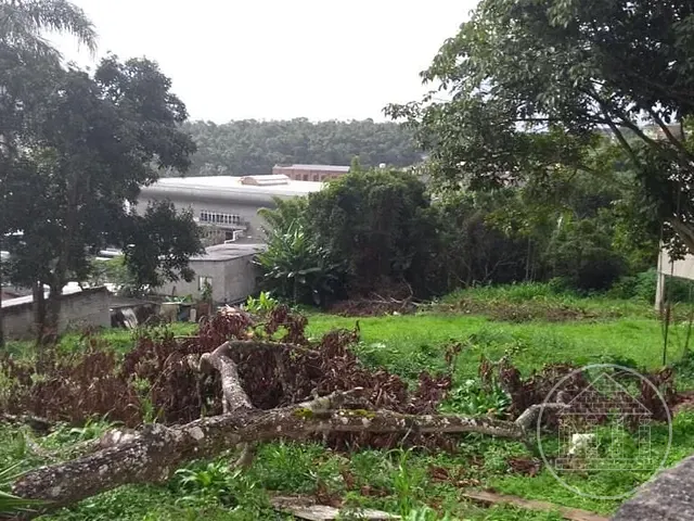 Terreno com 768m², à venda, no bairro Jardim Novo Parelheiros em São Paulo