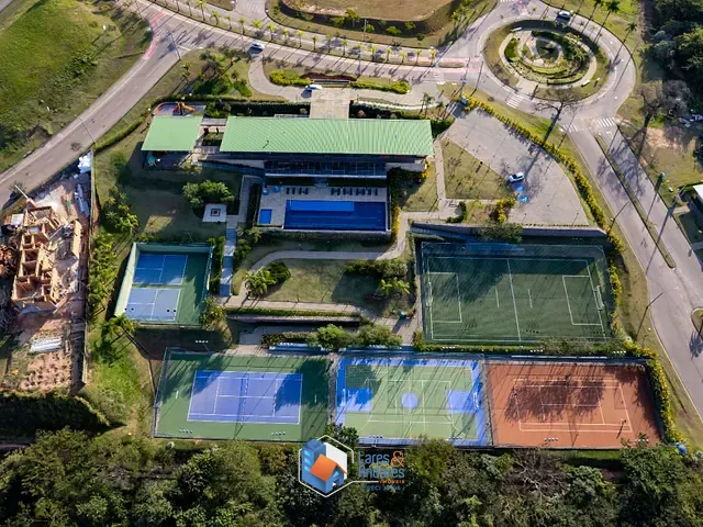 Terreno com 800m² 1 quarto e 1 banheiro, à venda, no bairro Medeiros em Jundiaí