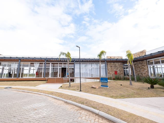 Terreno com 398m², à venda, no bairro Laranjal em Pelotas