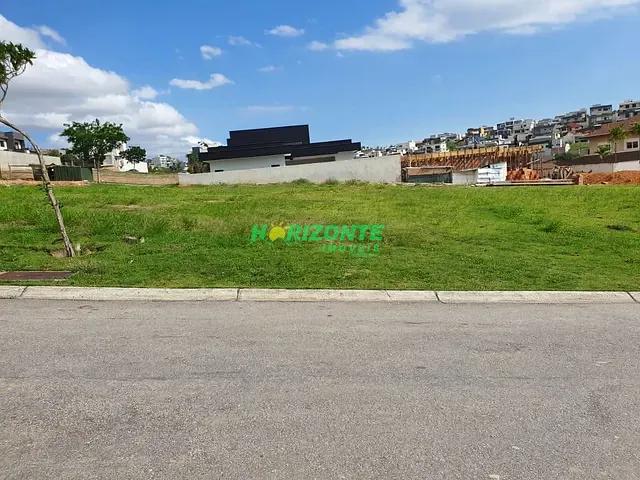 Terreno com 600m², à venda, no bairro Condomínio Residencial Colinas do Paratehy em São José dos Campos