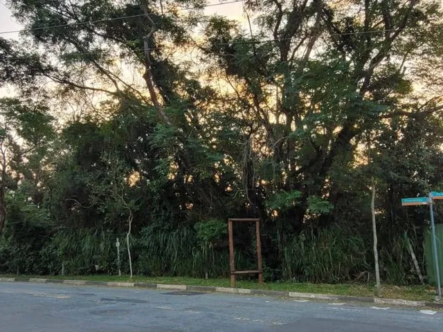 Terreno com 783m², à venda, no bairro Vilarejo em Carapicuíba