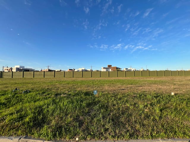 Terreno com 328m², à venda, no bairro Laranjal em Pelotas