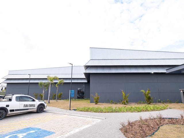 Terreno com 240m², à venda, no bairro Laranjal em Pelotas