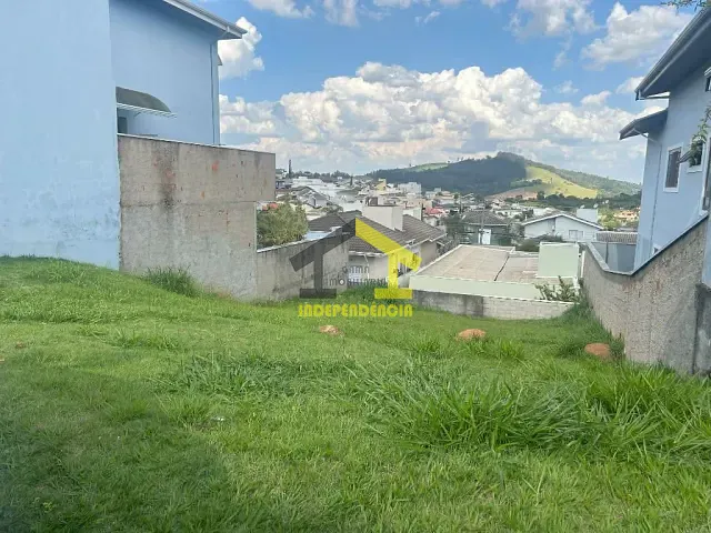 Terreno com 300m², à venda, no bairro Parque das Laranjeiras em Itatiba