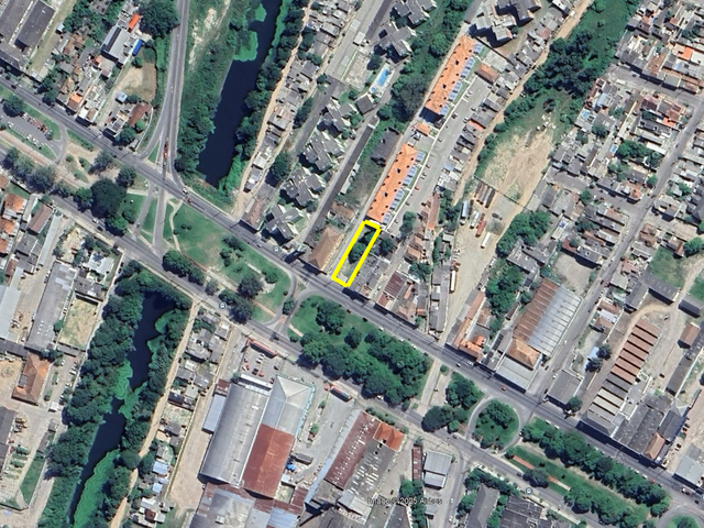Terreno com 739m², à venda, no bairro Centro em Pelotas