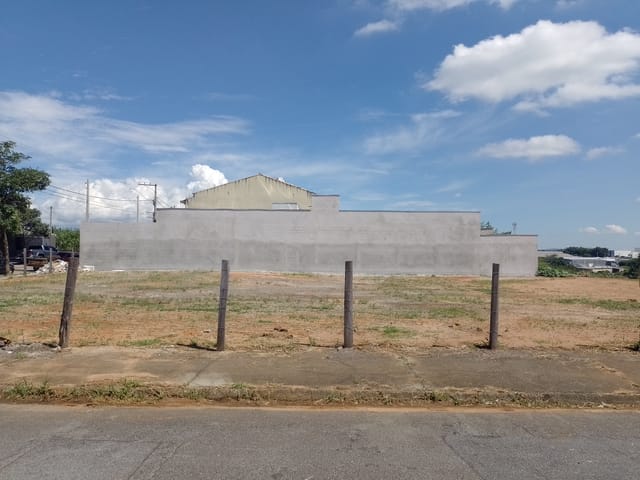 Terreno com 281m², à venda, no bairro Jardim Oásis em Taubaté