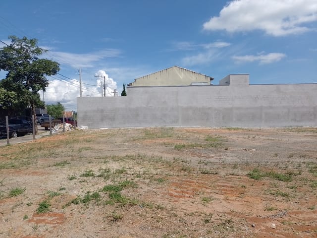 Terreno com 281m², à venda, no bairro Jardim Oásis em Taubaté