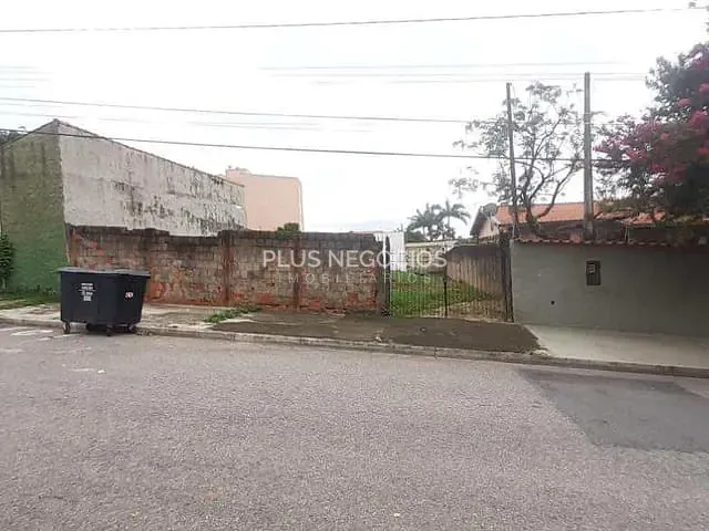 Terreno à venda, no bairro Jardim Simus em Sorocaba