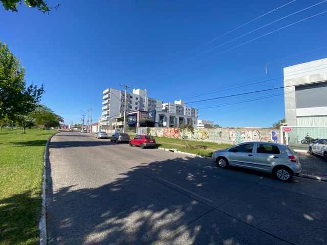 Terreno com 1200m², à venda, no bairro Centro em Pelotas
