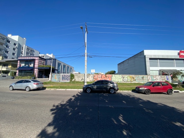Terreno com 1200m², à venda, no bairro Centro em Pelotas