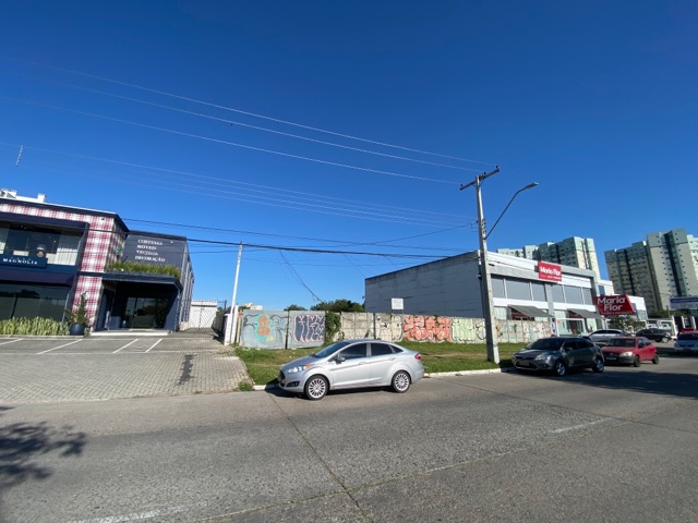 Terreno com 1200m², à venda, no bairro Centro em Pelotas