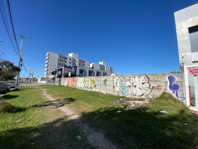 Terreno com 1200m², à venda, no bairro Centro em Pelotas