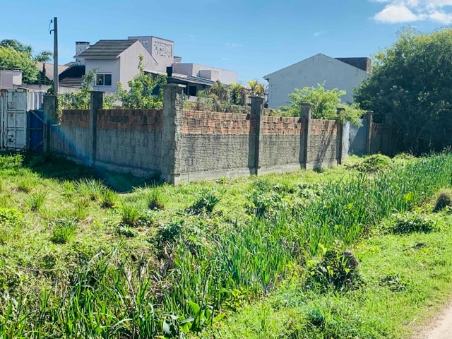 Terreno com 350m², à venda, no bairro Três Vendas em Pelotas
