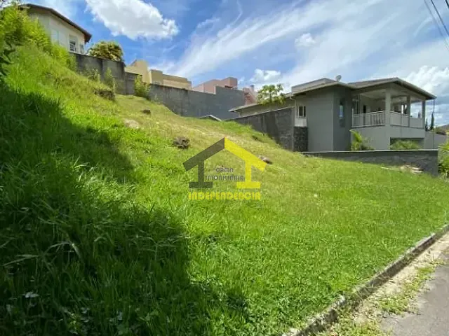 Terreno com 450m², à venda, no bairro Parque das Laranjeiras em Itatiba