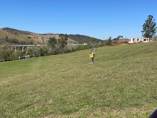 Terreno com 2446m², à venda, no bairro Chácaras Cataguá em Taubaté