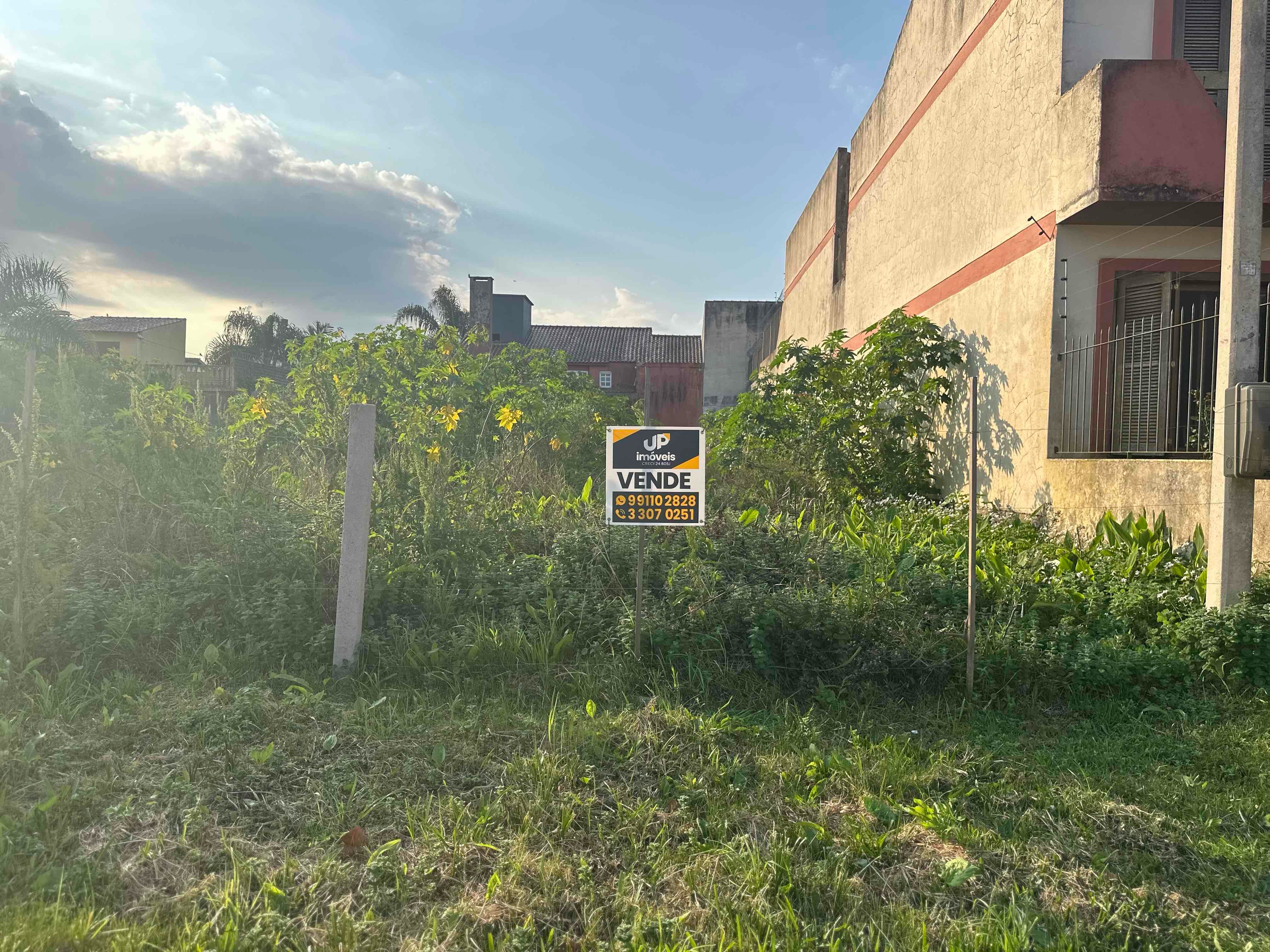 Terreno à Venda na Colina do Sol, Pelotas – 360 m² ( 10 m² x 36 m²) em região alta e central.