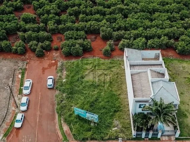 Terreno com 359m², à venda, no bairro Gleba Simon Frazer em Londrina