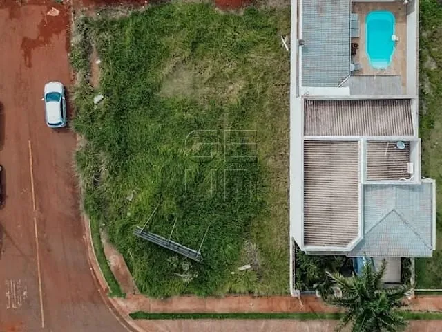 Terreno com 359m², à venda, no bairro Gleba Simon Frazer em Londrina
