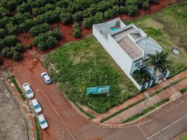 Terreno com 359m², à venda, no bairro Gleba Simon Frazer em Londrina