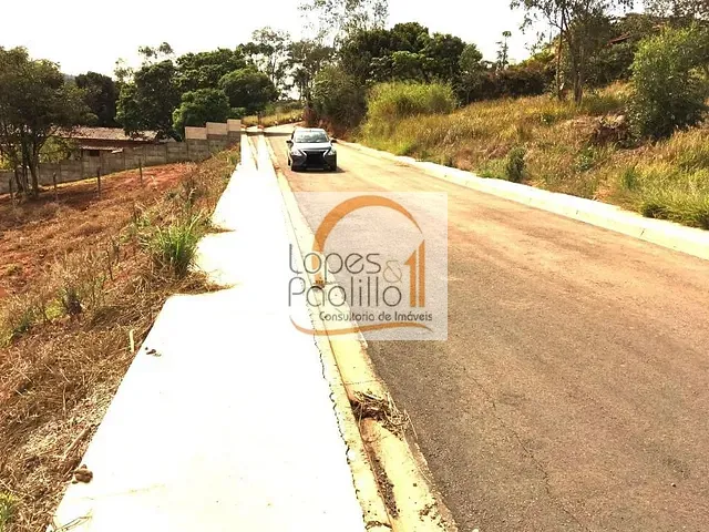 Terreno com 250m², à venda, no bairro Vila Santa Helena em Atibaia